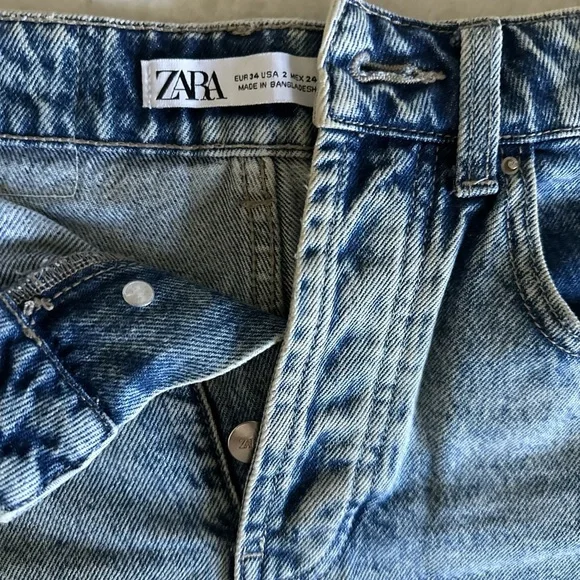 Zara High-Waisted Distressed Denim Jean Shorts - Picture 4 of 7